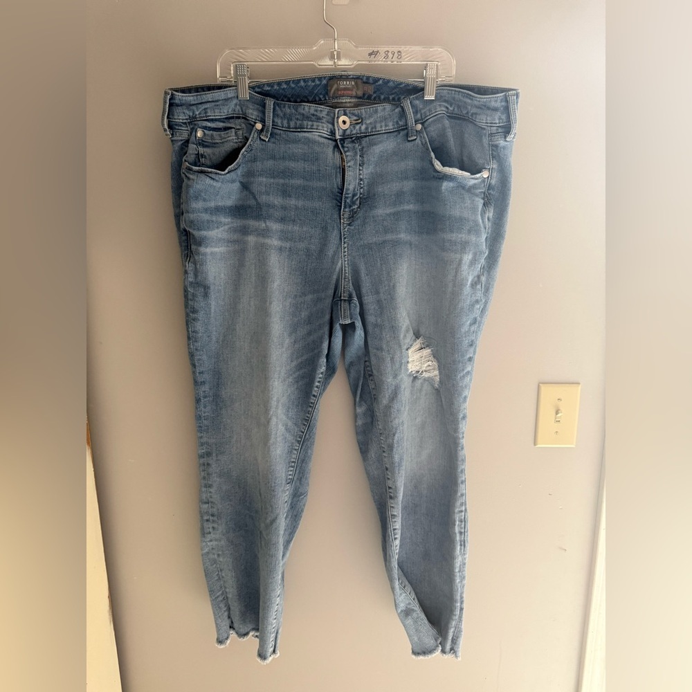 Torrid Women’s Cropped Boyfriend Vintage Stretch Distressed Faded Jeans SZ 22